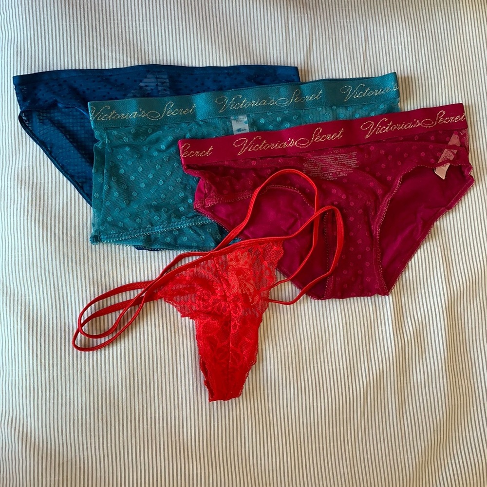Victoria’s Secret Panties in Medium